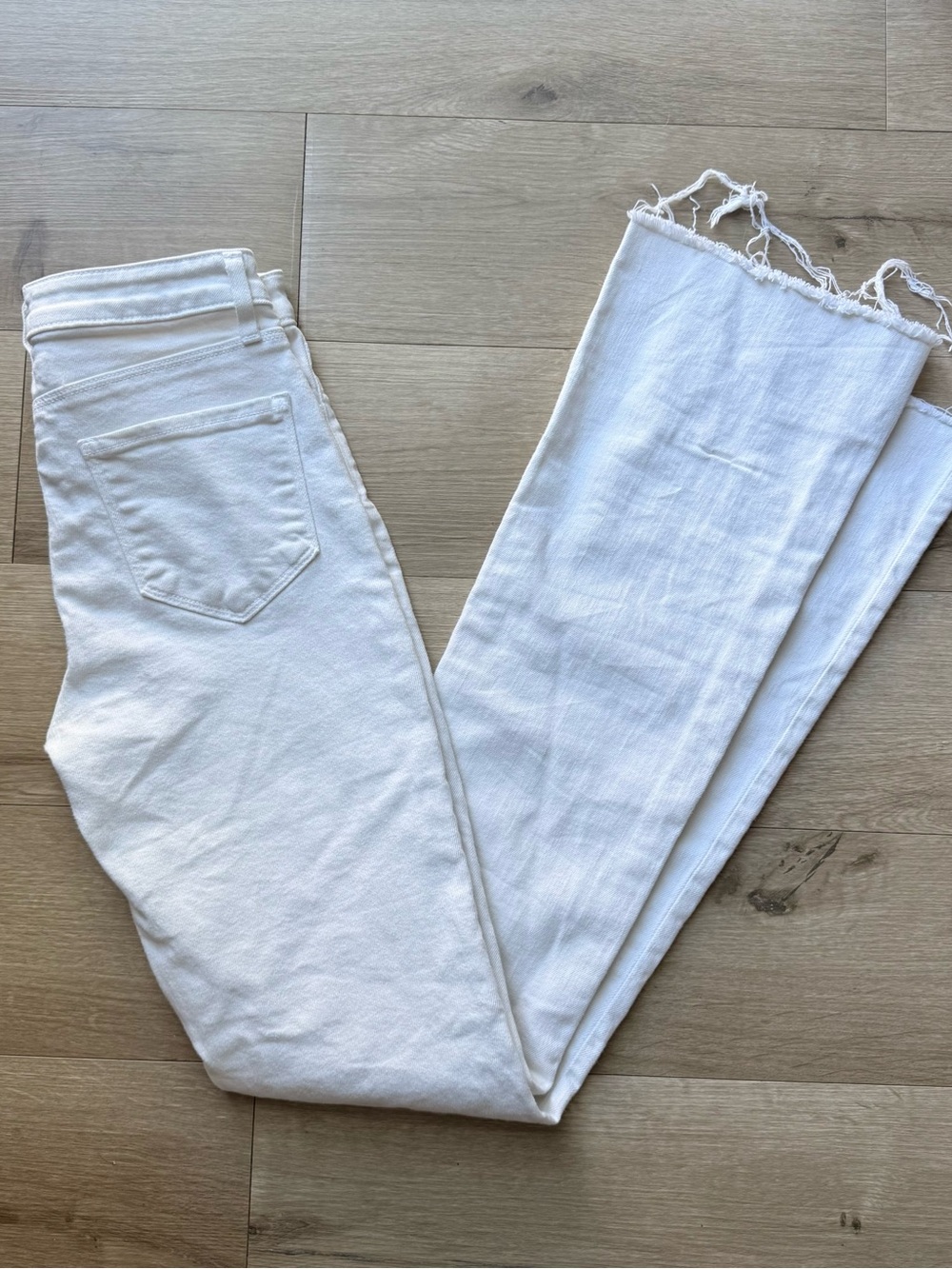 L’AGENCE Ruth High Rise Straight Jeans 25 Vintage White Raw Hem Stretch Denim